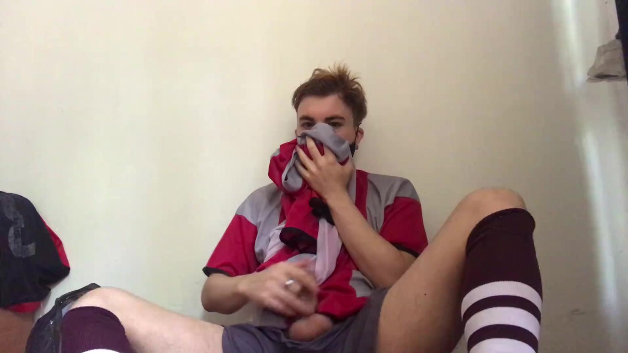 1280px x 720px - I come across the used shirts of my teammates and jerk off smelling them. -  Free Porn Videos - YouPornGay