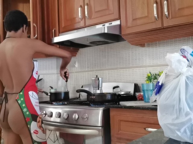 Ebony Extreme Squirting - Cooking Slut - Hot Ebony Cook and Fuck in the Kitchen Extreme Squirt on the  Table - Free Porn Videos - YouPorn