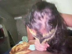 A mi novia le encanta chupar mi verga y cabalga tan increíble que me hace terminar en 3 minutos