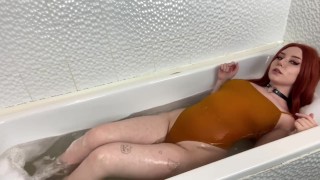 Gamer Girl Amysky99 in a Bath Onlyfans Leak - Darmowe Filmy Porno ...